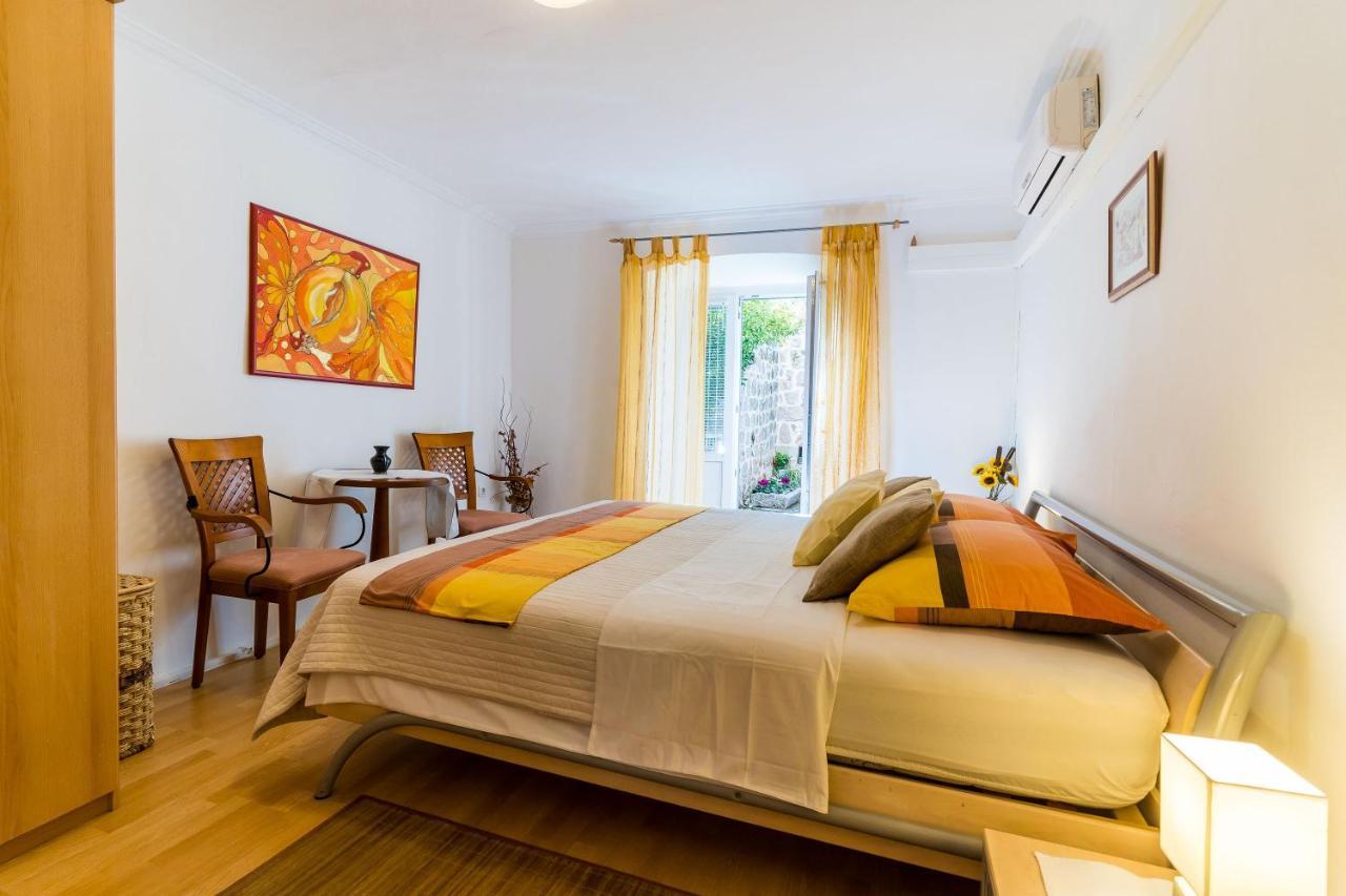 Sara Apartman *