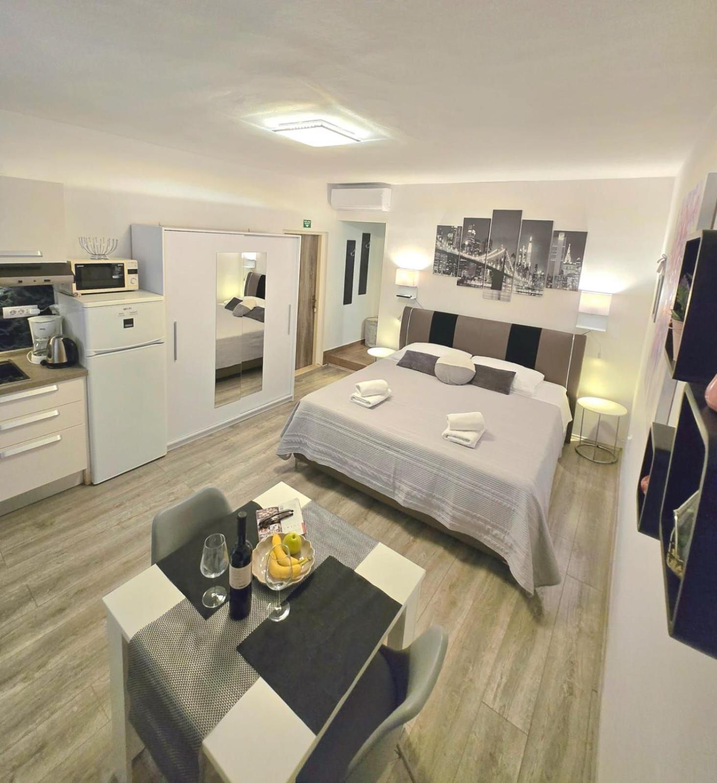 Apartman Sara *